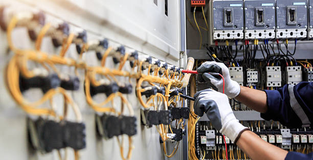 Professional Electrician technician working in Buffalo, TX